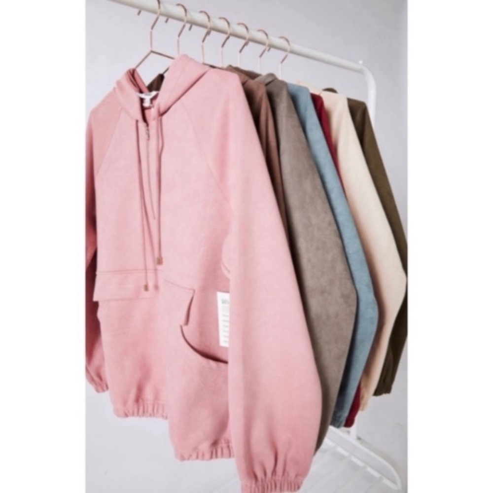 Pink soft faux suede hoodie - Picture 2 of 2